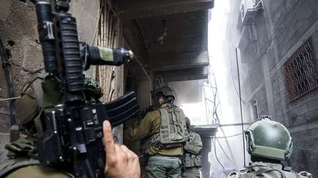 Dos palestinos mueren tras ser golpeados camino a una prisión israelí