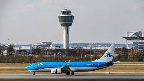 Una persona muere al ser tragada por el motor de un avión en marcha en un aeropuerto