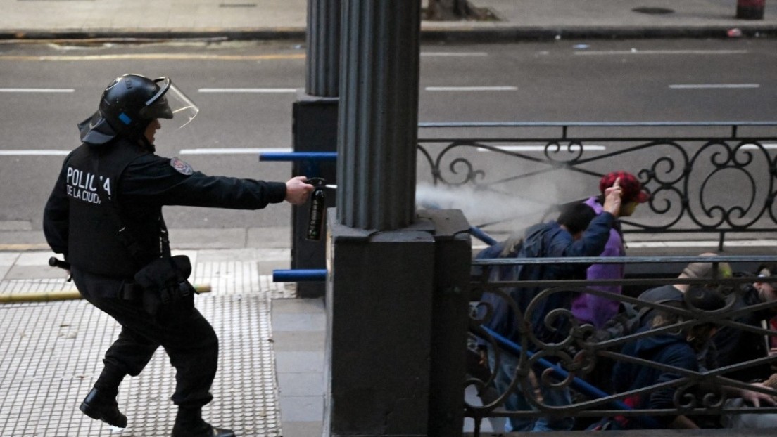 Denuncian a la ministra de Seguridad de Argentina por represión en protesta