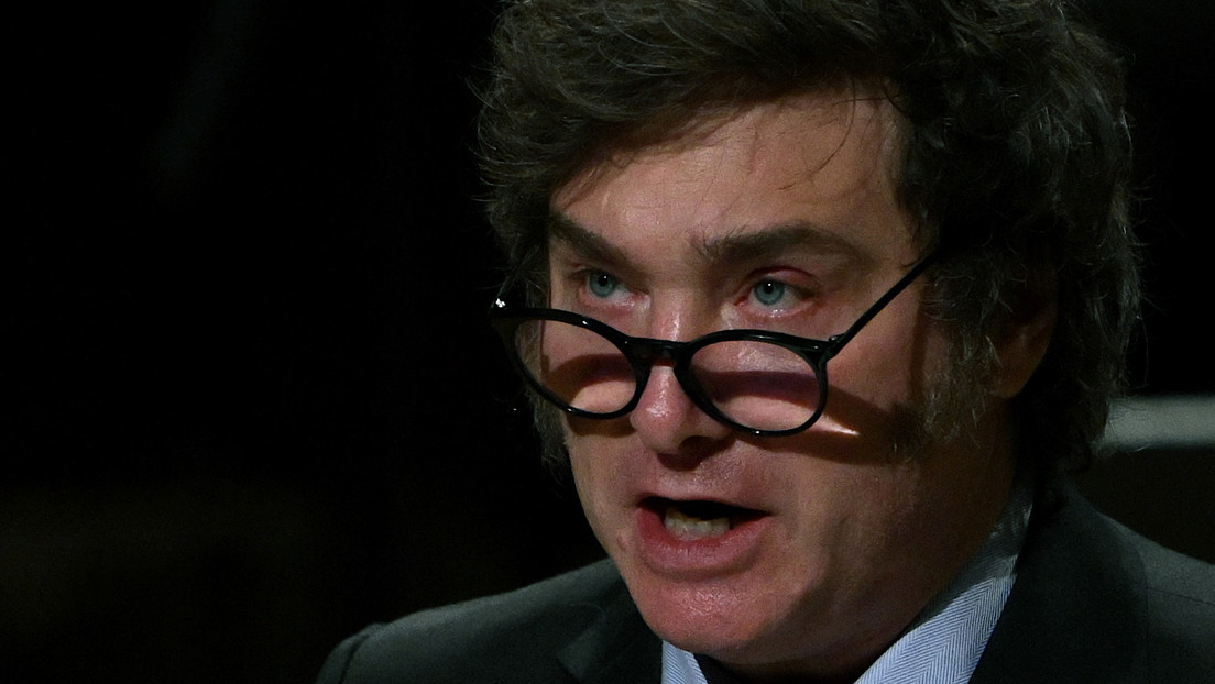 "Si no los pueden comprar, los persiguen": Milei arremete de nuevo contra Sánchez