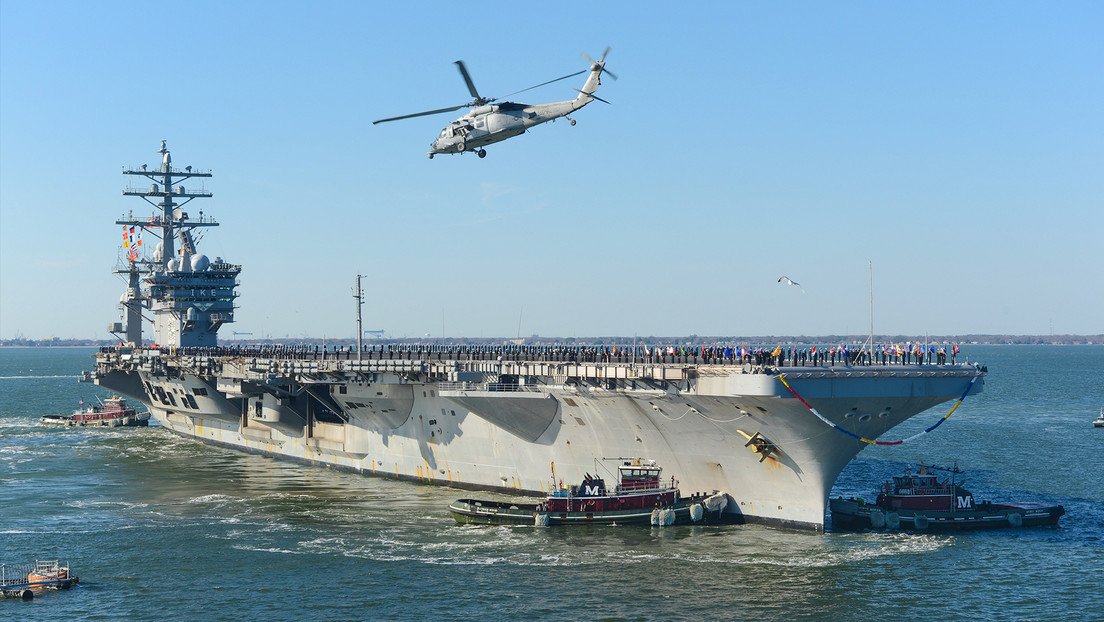 Reportan que el portaviones de EE.UU. atacado por los hutíes abandonará el mar Rojo