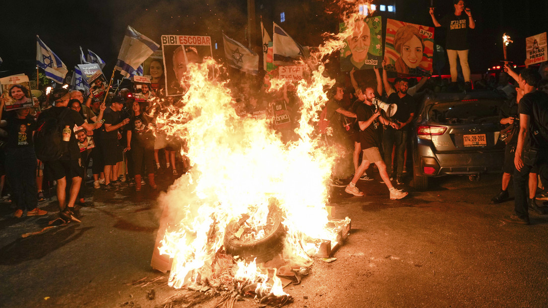 La Policía dispersa con la fuerza a miles de israelíes que demandan la renuncia de Netanyahu (VIDEO)
