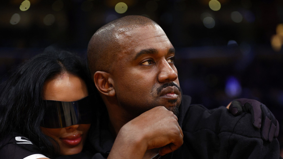 Kanye West llega a Moscú