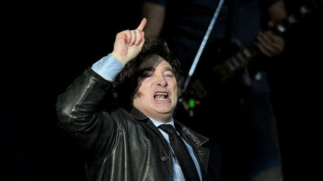 Milei acusa a "delincuentes kirchneristas" de querer "tirarle un muerto" por el tema de alimentos acopiados