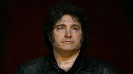 Milei afirma que aplicará la inteligencia artificial para "achicar" el Estado