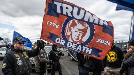 Reuters: Radicales de Proud Boys prometen "guerra" si Trump no gana