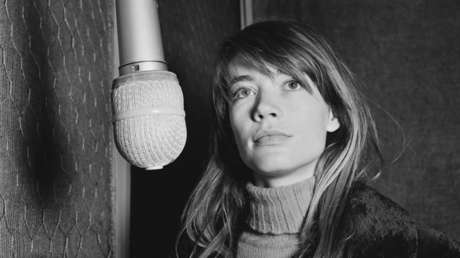 Muere Françoise Hardy, figura de la canción francesa e ícono de la cultura pop