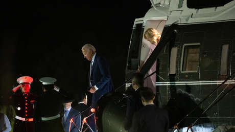 Biden se sube a su carro en 'cámara lenta' (VIDEO)