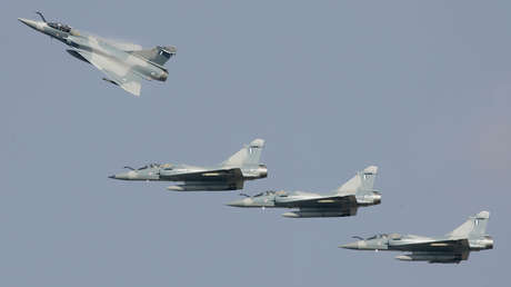 Aparecen en París grafitis de cazas Mirage "para Ucrania" con forma de ataúd