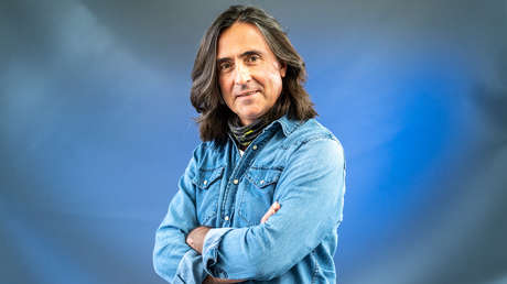 Periodista Neil Oliver: Un poder global quiere que "cada individuo le dé la espalda a sus padres y a su familia"