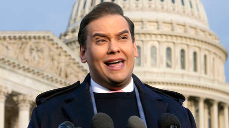 Ahora en OnlyFans: Excongresista Santos promete un "acceso completo tras cámaras" a su trabajo