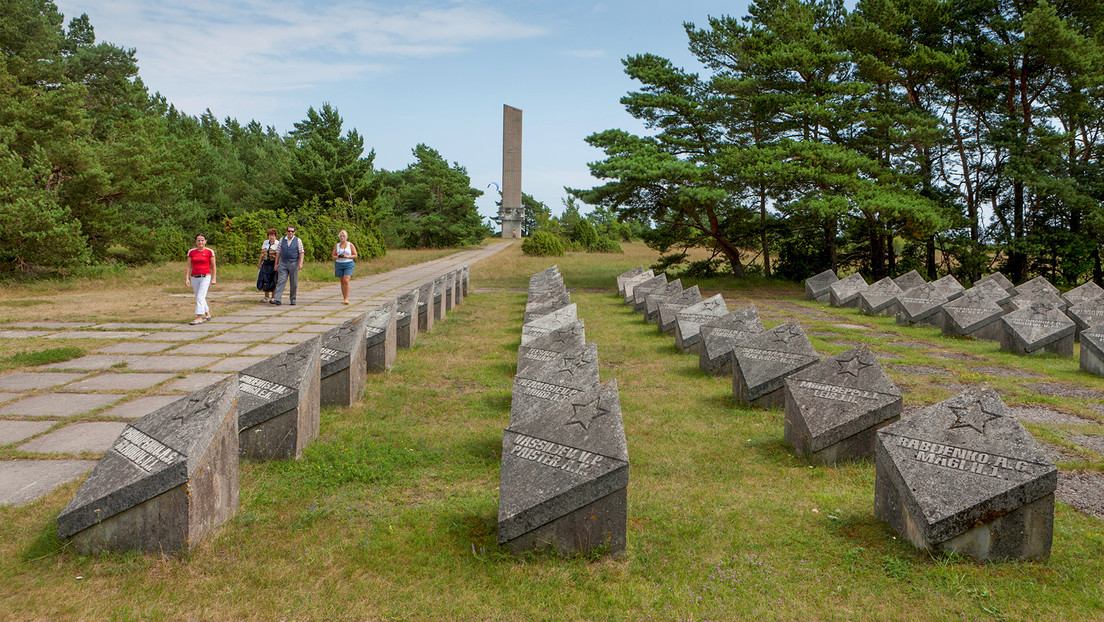 Un país de la UE retira tumbas de soldados soviéticos