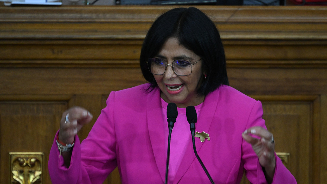 Vicepresidenta de Venezuela resulta herida por un árbol tras el paso del huracán Beryl