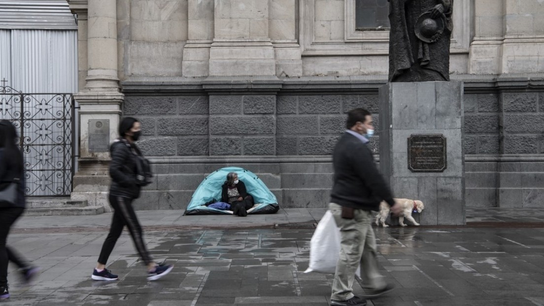 Manifestantes piden el fin de los desalojos de campamentos en Chile
