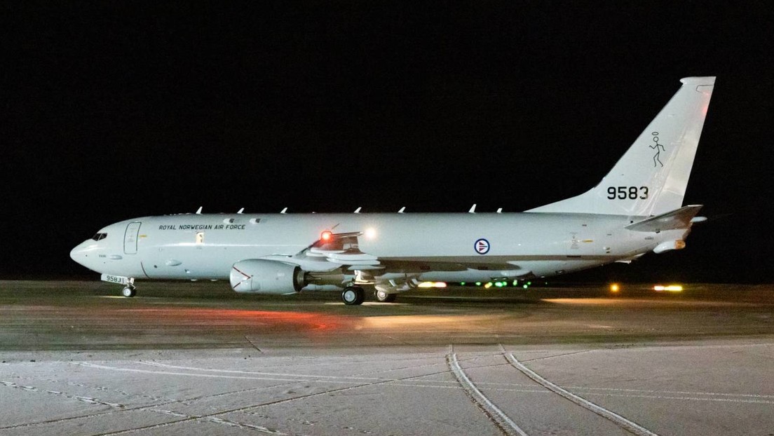 Un caza ruso ahuyenta a un avión occidental