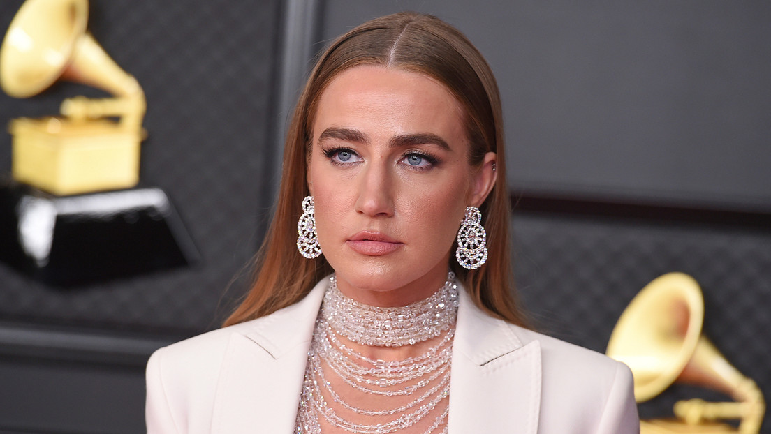 VIDEO: La extraña y polémica interpretación del himno de EE.UU. por Ingrid Andress