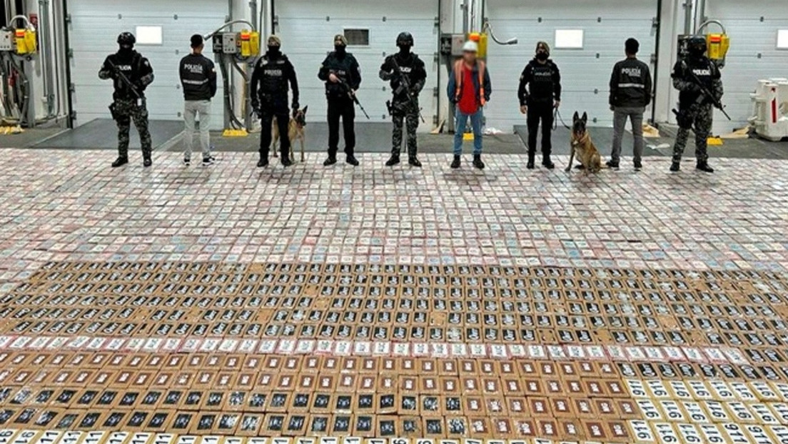Ecuador incauta toneladas de cocaína que serían enviadas a Alemania escondidas entre bananos