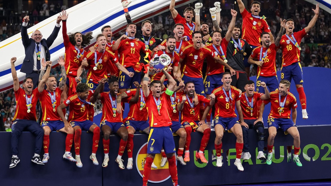 Diputado sobre la Eurocopa: "Catalanes y vascos creando y rematando y españoles aprovechándolo"