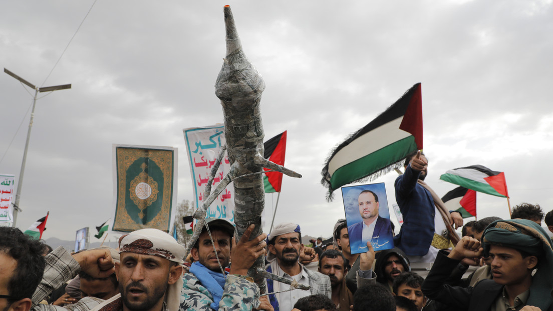 Hutíes revelan el total de buques que han atacado desde 2023