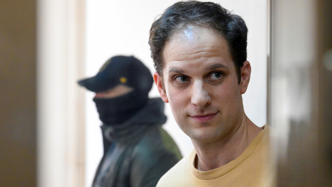 Condenan a 16 años al corresponsal de WSJ acusado de espionaje en Rusia