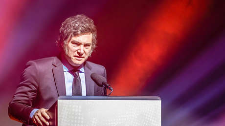 Milei tilda de "idiotas exaltadores" a sus adversarios políticos