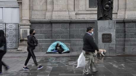 Manifestantes piden el fin de los desalojos de campamentos en Chile