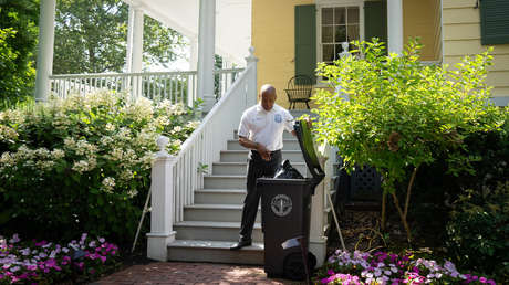 Cubos de basura: el 'revolucionario' método de Nueva York para ganar "la guerra a las ratas"