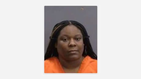 Madre incita un violento motín en un local por cancelar la fiesta de cumpleaños de su hija