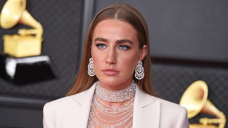 VIDEO: La extraña y polémica interpretación del himno de EE.UU. por Ingrid Andress