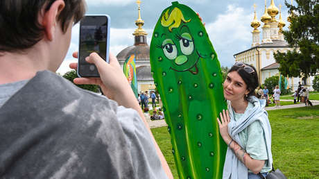 'Burning Man' a lo ruso: ¿Por qué la Fiesta del Pepino atrae a los 'zoomers'? (FOTOS)