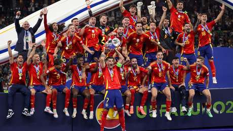 Diputado sobre la Eurocopa: "Catalanes y vascos creando y rematando y españoles aprovechándolo"