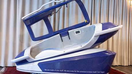 El 'Tesla de la eutanasia' va a todo gas para proveer la primera sepultura en Suiza