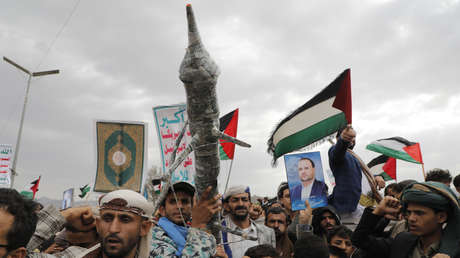 Hutíes revelan el total de buques que han atacado desde 2023