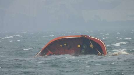 Hundimiento de un buque cisterna provoca un derrame de petróleo frente a las costas de Filipinas