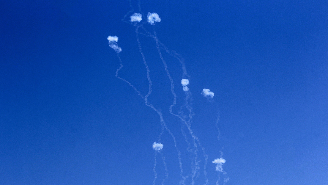 Hezbolá lanza más de 100 misiles contra el territorio israelí