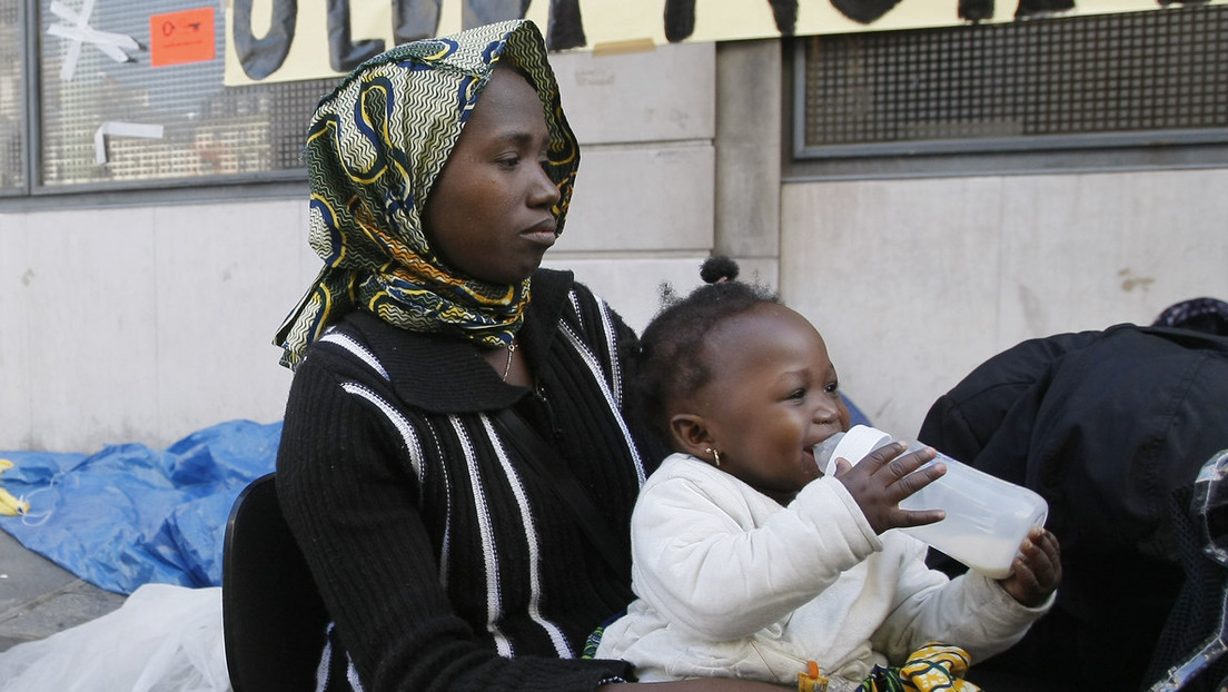 Miles de niños duermen en la calle en Francia por falta de alojamiento de emergencia