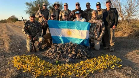 Turistas estadounidenses causan indignación en Argentina por cazar decenas de aves autóctonas