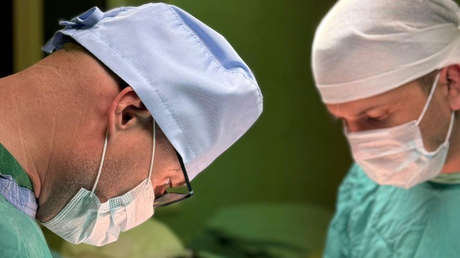 Cirujanos rusos salvan de una rara trombosis a un culturista de 25 años