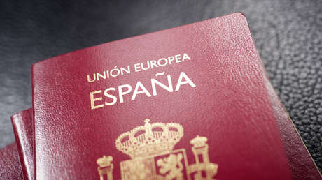 Un robot detrás del récord de extranjeros nacionalizados en España