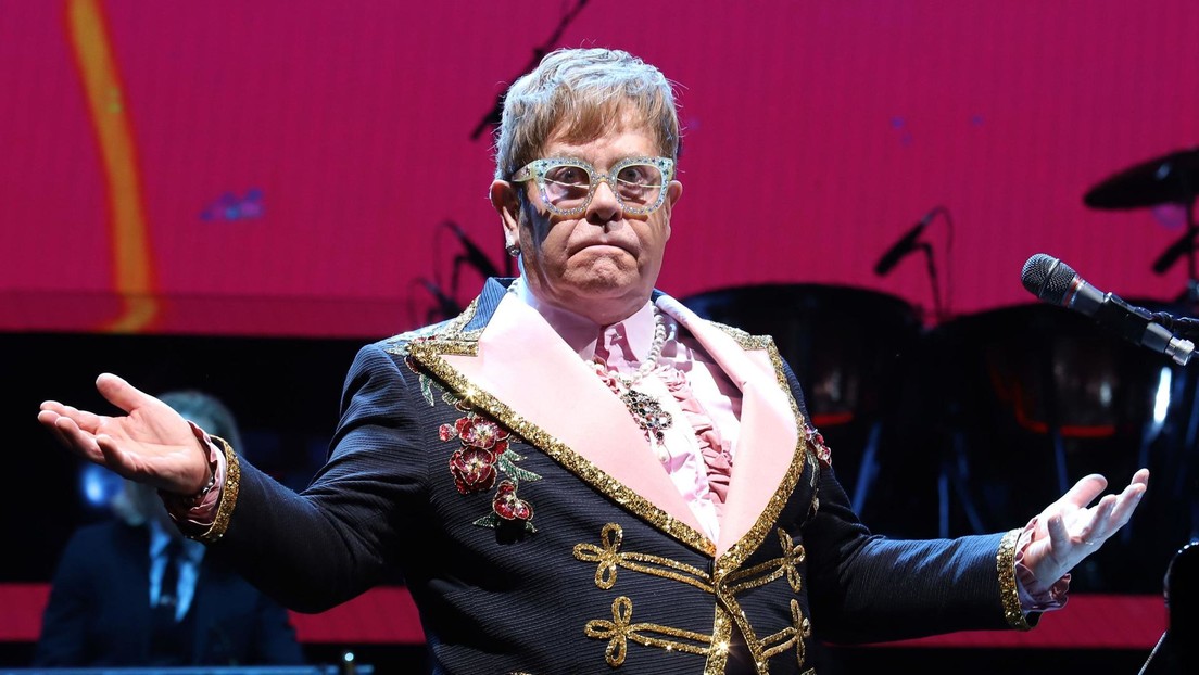 Elton John sufre de "visión limitada" en un ojo tras una grave infección ocular