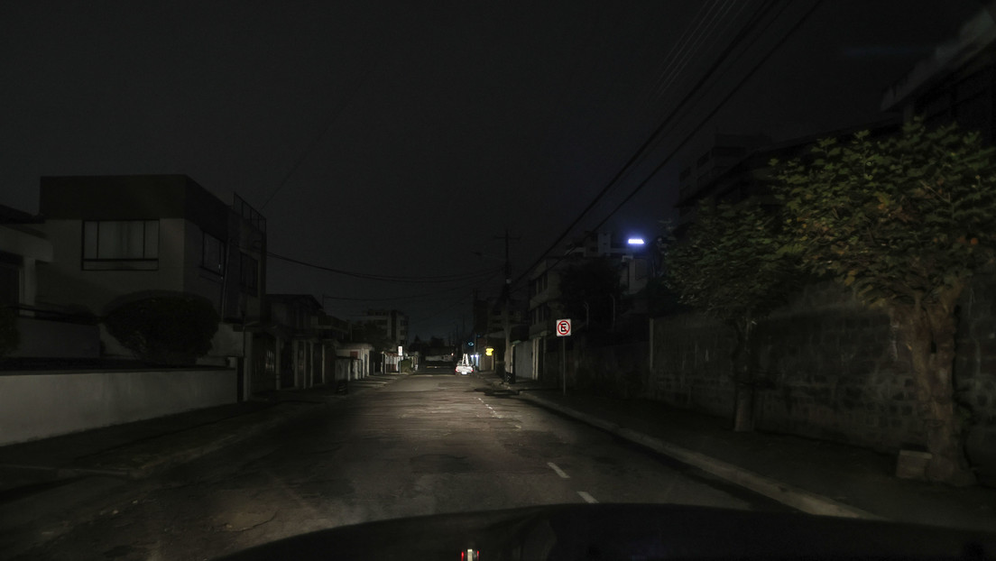 Imponen medidas de ahorro energético en oficinas gubernamentales de Ecuador