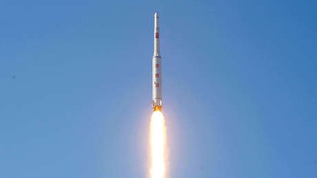 Pionyang lanza dos misiles balísticos