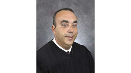 Sheriff asesina a un juez en un tribunal en EE.UU.