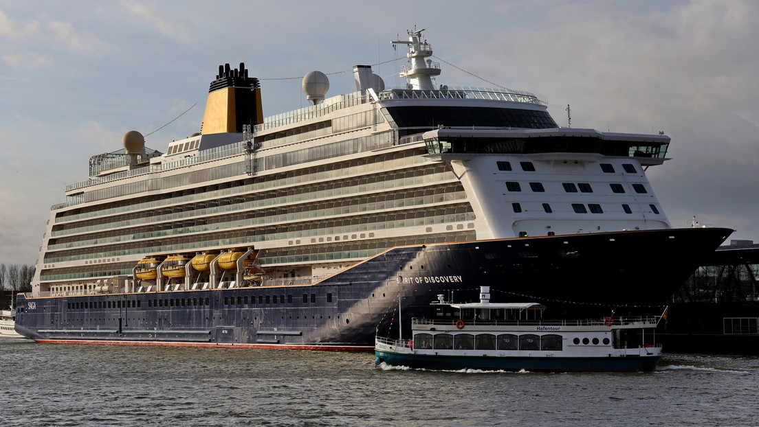 Viaje de terror a bordo de un crucero azotado por olas gigantes en medio de una tormenta