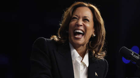 VIDEO: Harris se ríe a carcajadas al comentar que las presidenciales estarán "llenas de cosas"