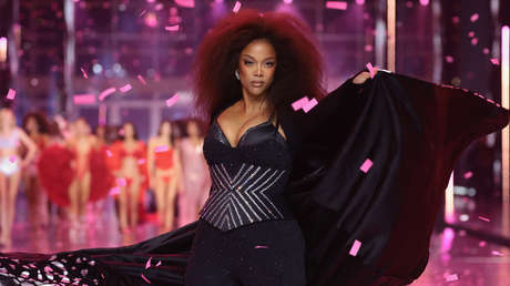 Tyra Banks regresa a la pasarela de Victoria's Secret después de casi 20 años