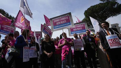 Italia prohíbe la gestación subrogada en el extranjero con penas que incluyen la cárcel