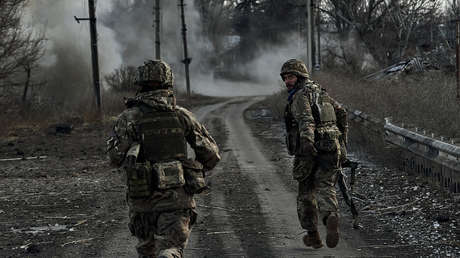 Soldado ucraniano afirma que las autoridades de su país están destruyendo a la población
