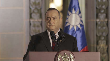 Gobierno de Guatemala denuncia al expresidente Giammattei por corrupción