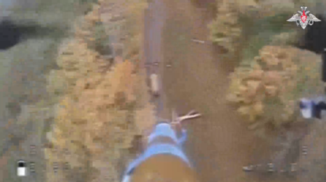 VIDEO: Drones FPV rusos aniquilan vehículos ucranianos con impactos directos